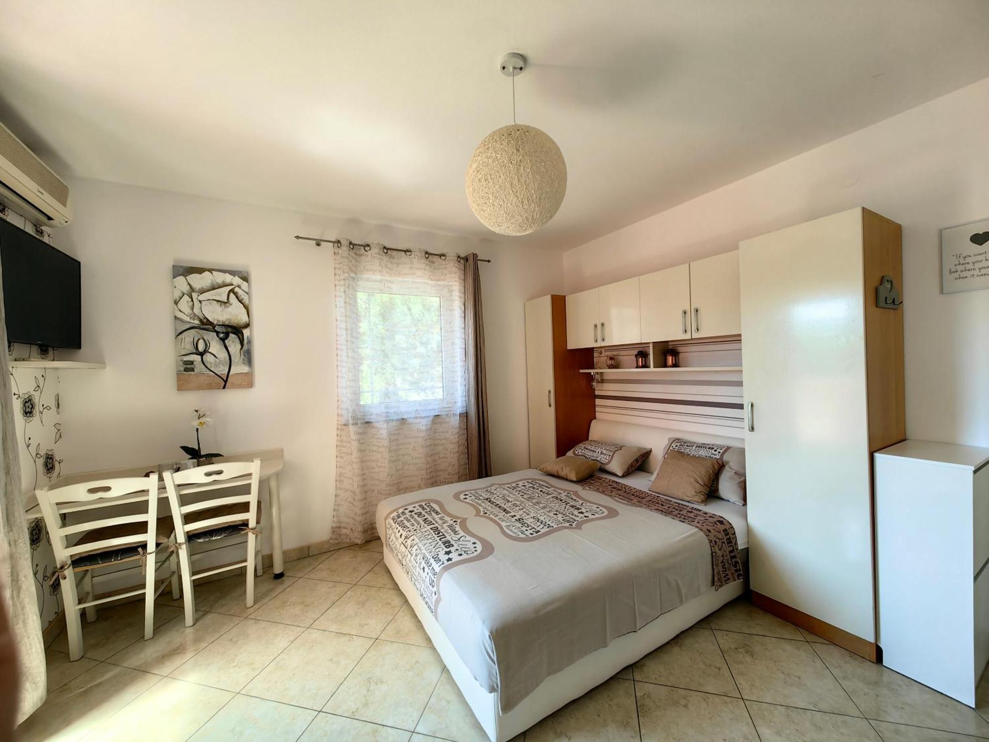 Apartments Lea With Pool Malinska Exterior foto